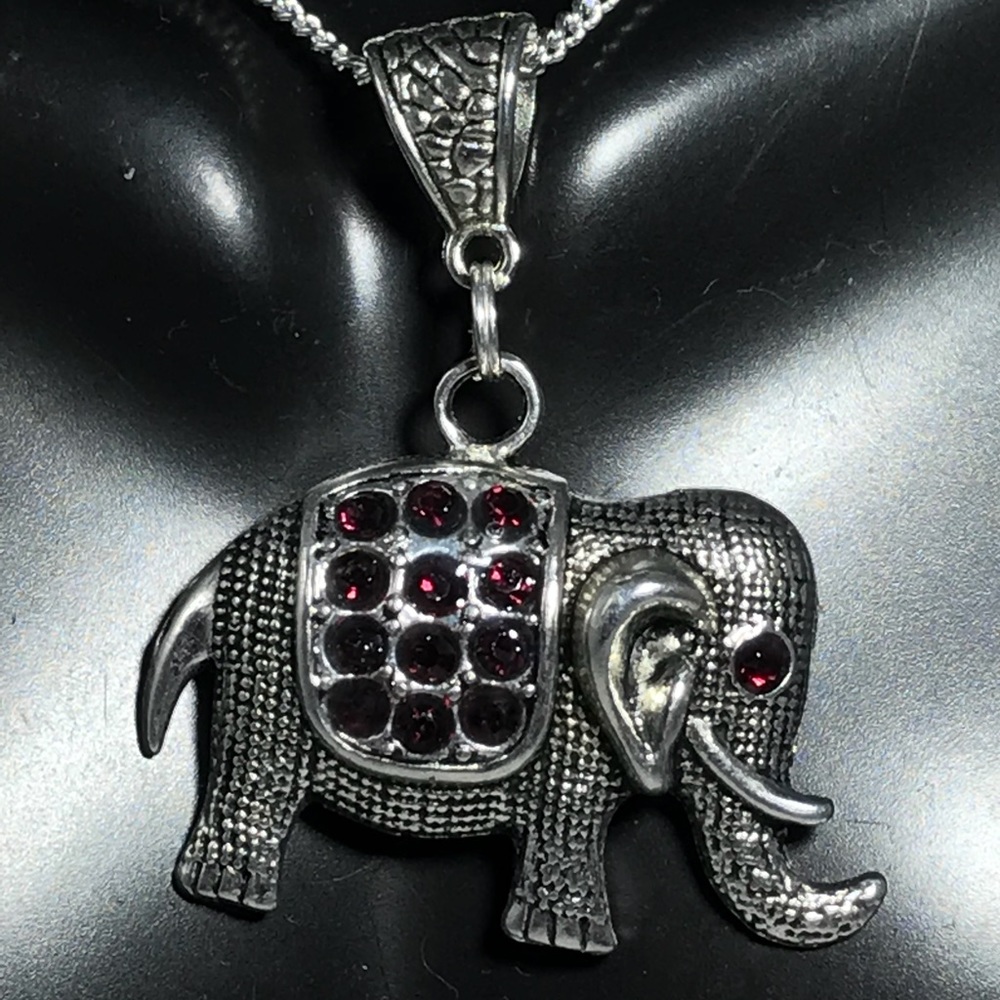 Elephant 🐘 Amethyst Czech Crystal Necklace B-1-03